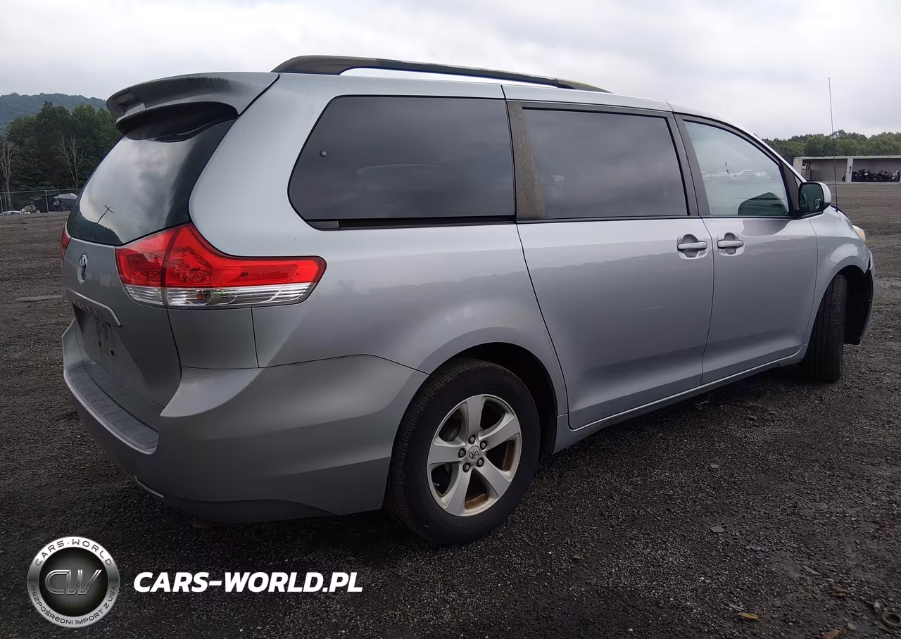 2011 Toyota Sienna Le V6 VIN:5TDKK3DC1BS129857 - 4