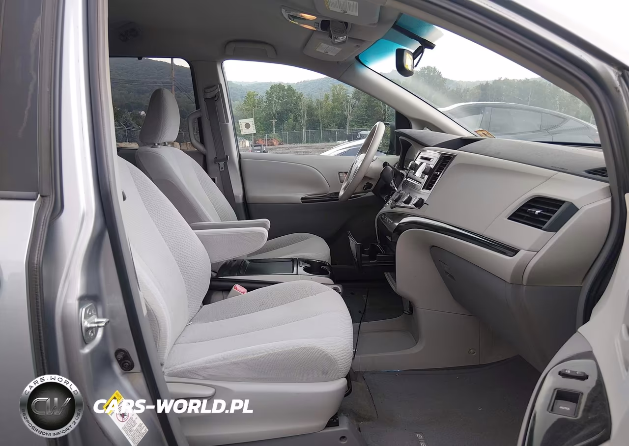2011 Toyota Sienna Le V6 VIN:5TDKK3DC1BS129857 - 5