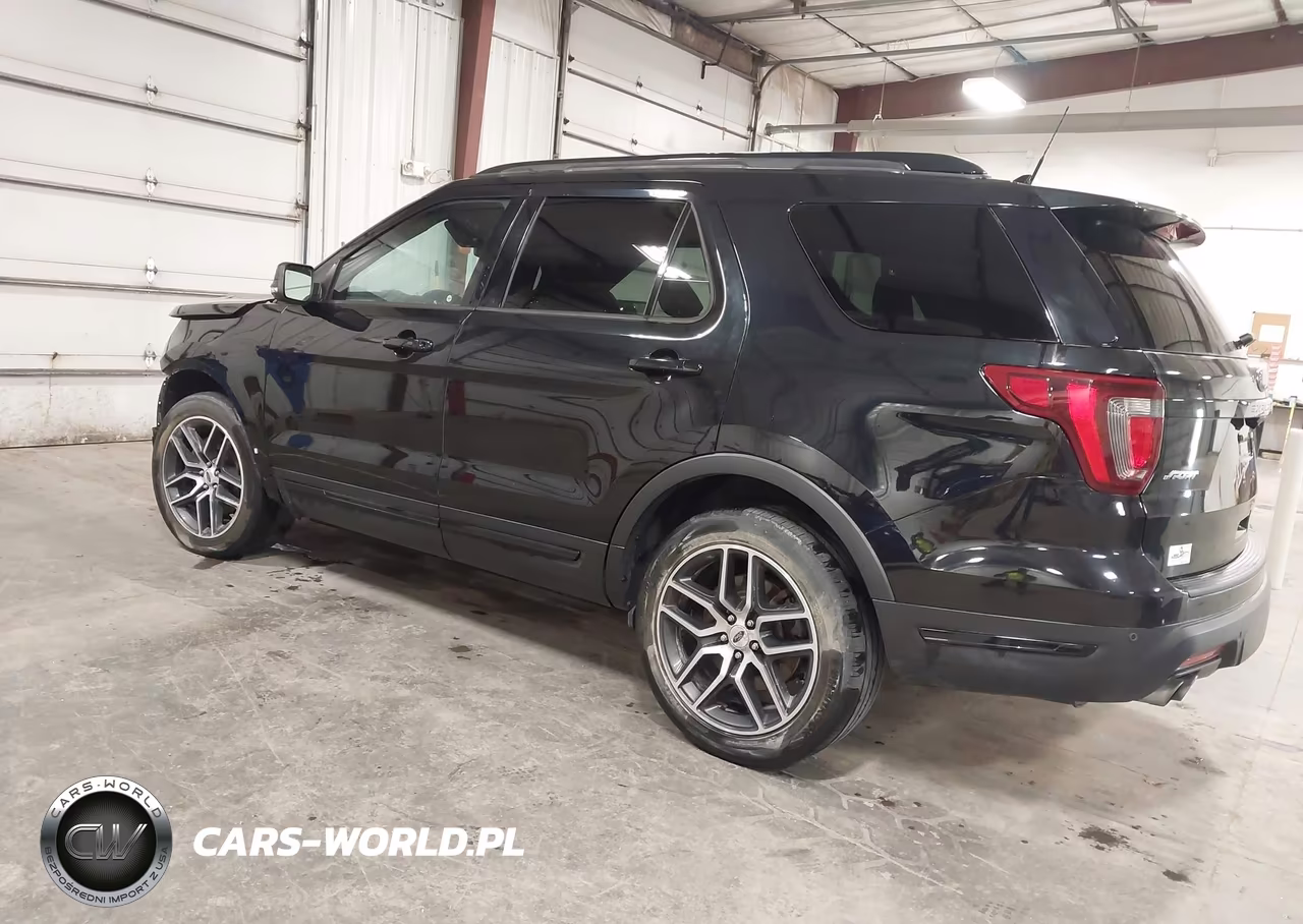2019 Ford Explorer Sport VIN:1FM5K8GTXKGB04001 - 3
