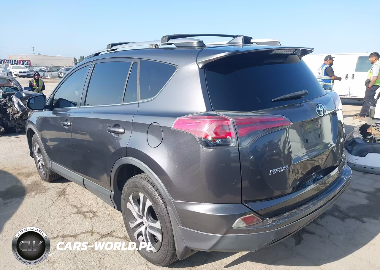 2017 Toyota Rav4 Le VIN:JTMZFREVXHJ716067 - 3