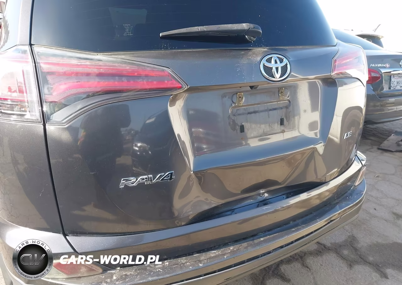 2017 Toyota Rav4 Le VIN:JTMZFREVXHJ716067 - 6