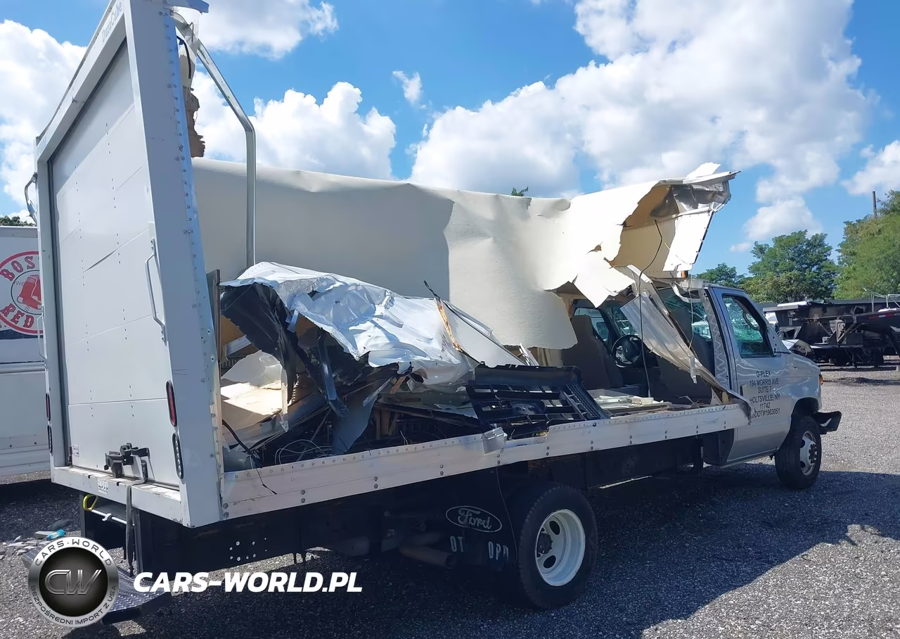 2016 Ford E-450 Cutaway VIN:1FDXE4FS4GDC53711 - 4