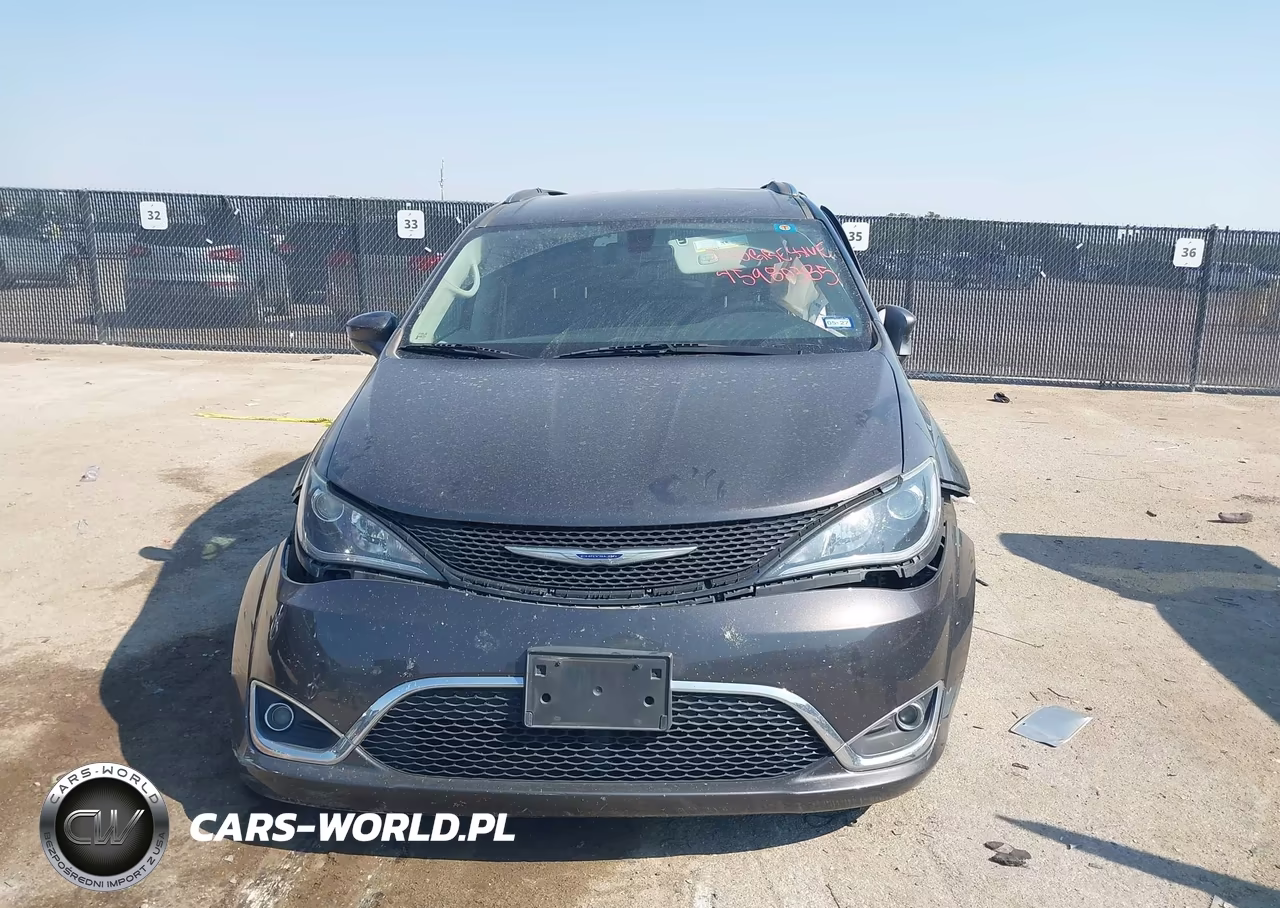 2020 Chrysler Pacifica Touring L VIN:2C4RC1BG1LR268743 - 12