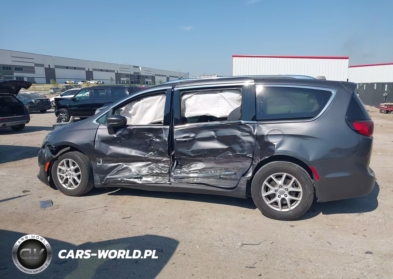 2020 Chrysler Pacifica Touring L VIN:2C4RC1BG1LR268743 - 14