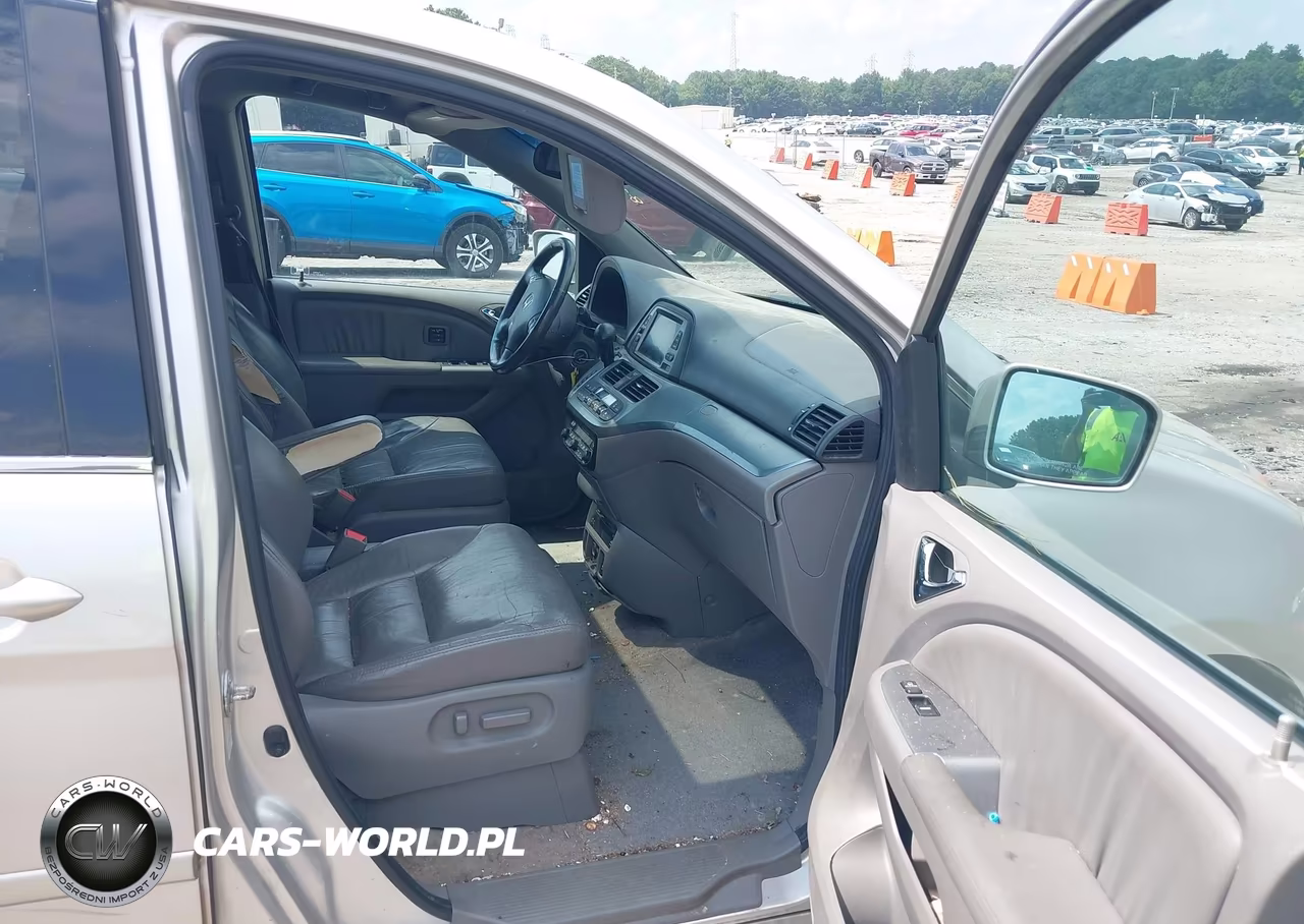 2008 Honda Odyssey Touring VIN:5FNRL38978B040740 - 5