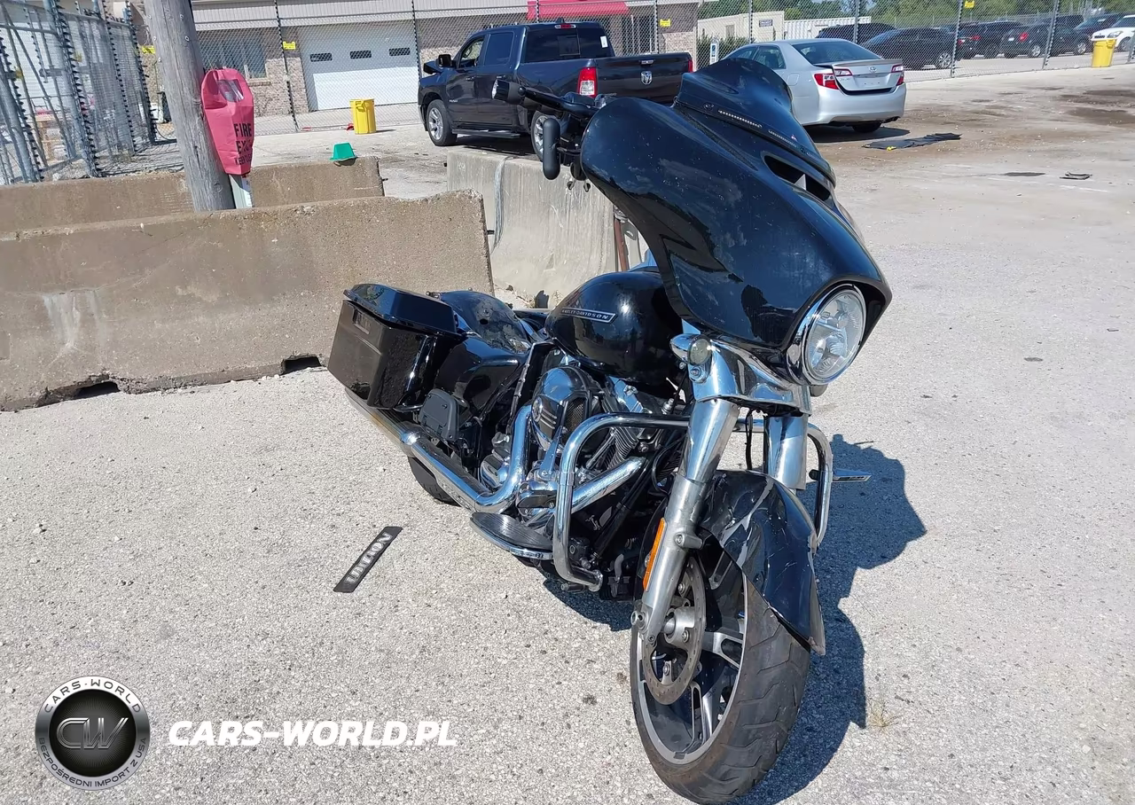 2014 Harley-Davidson Flhx Street Glide VIN:1HD1KBM1XEB608213 - 1