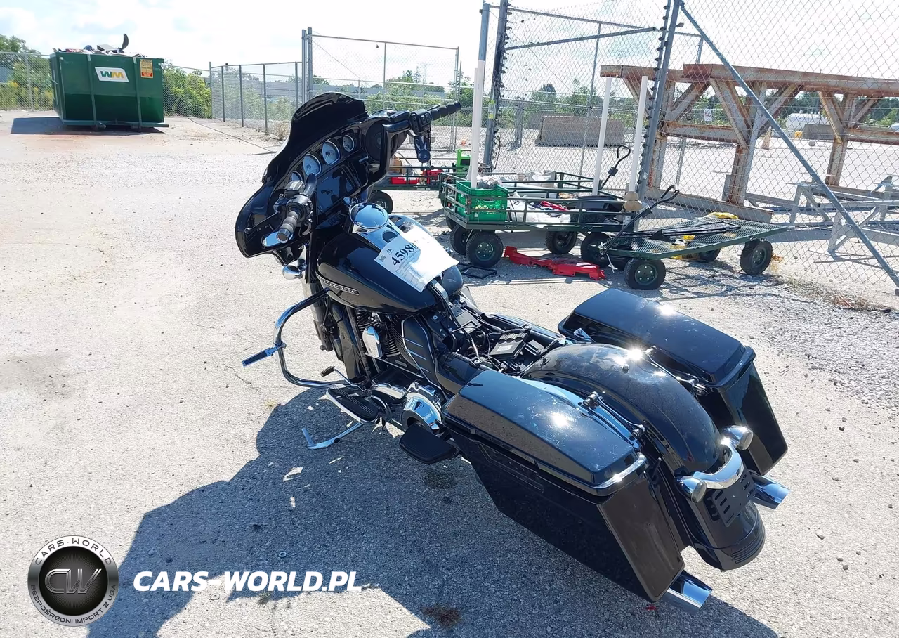 2014 Harley-Davidson Flhx Street Glide VIN:1HD1KBM1XEB608213 - 3