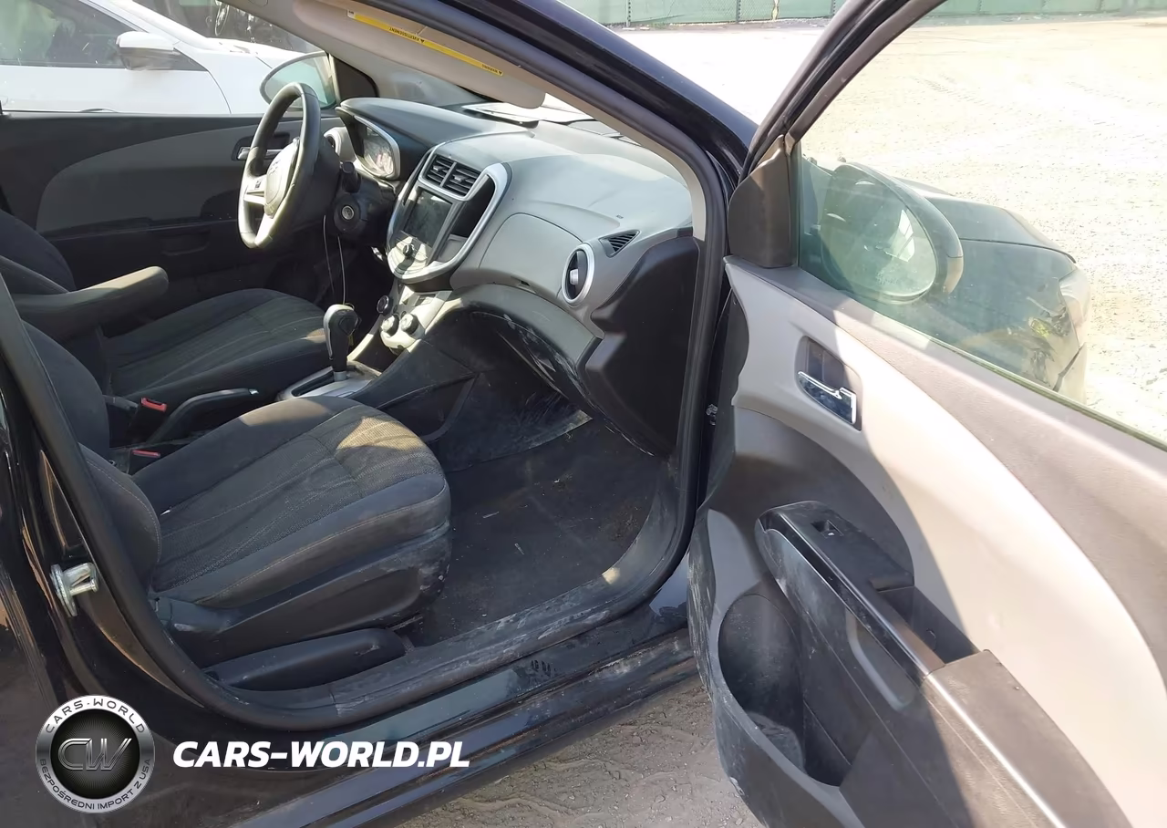 2019 Chevrolet Sonic Lt Auto VIN:1G1JD5SB5K4101057 - 5