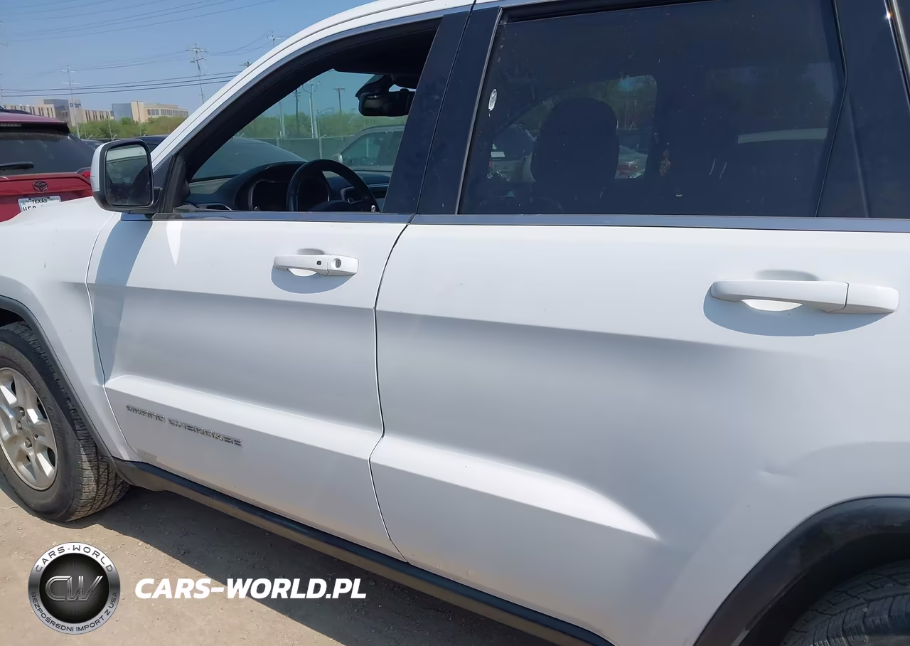 2015 Jeep Grand Cherokee Laredo VIN:1C4RJEAG2FC109161 - 14