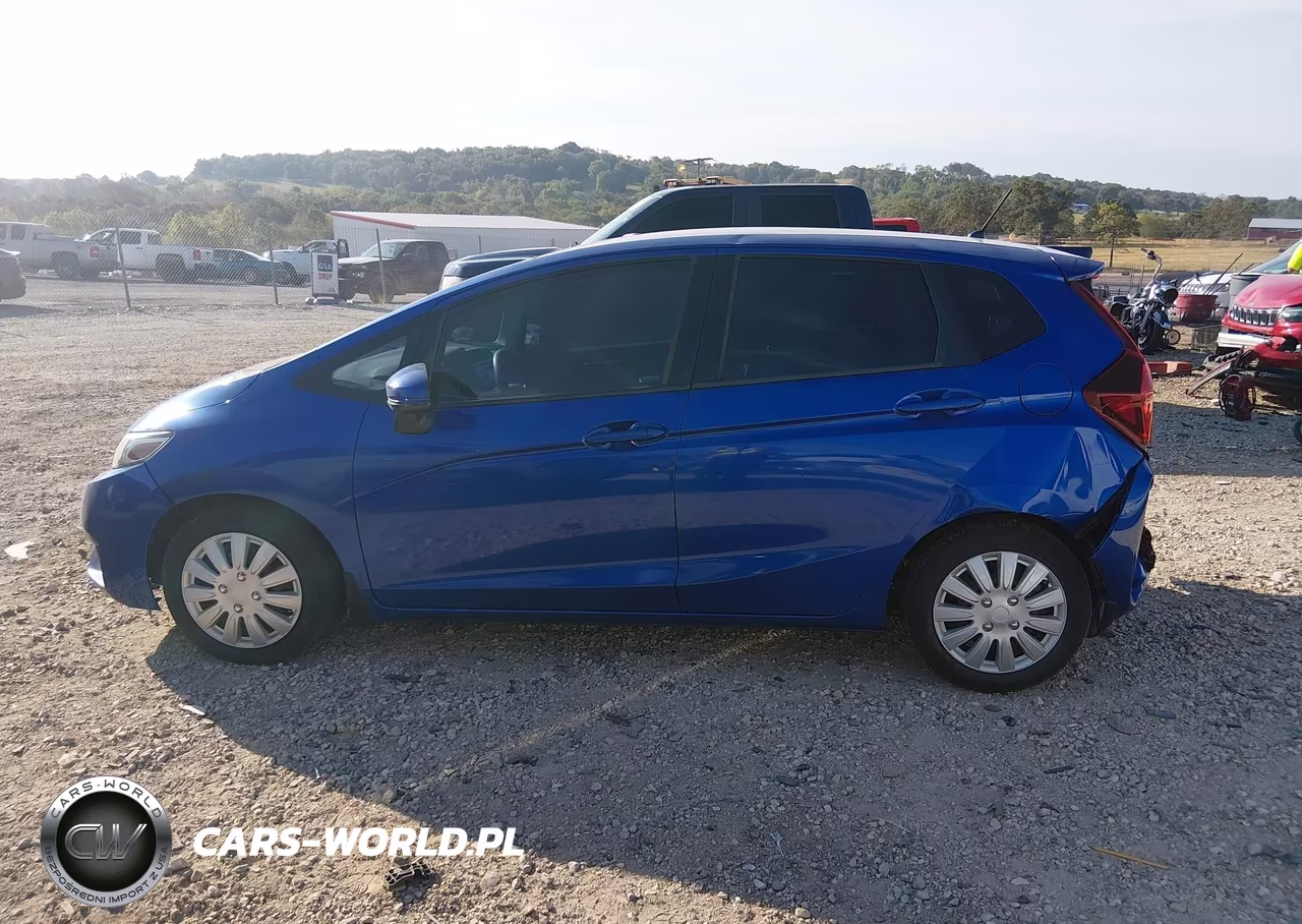 2015 Honda Fit Lx VIN:3HGGK5H50FM724803 - 14