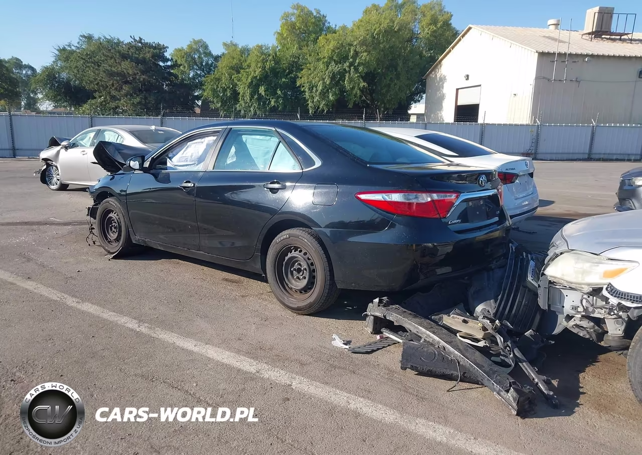 2016 Toyota Camry Le VIN:4T1BF1FK0GU196929 - 3