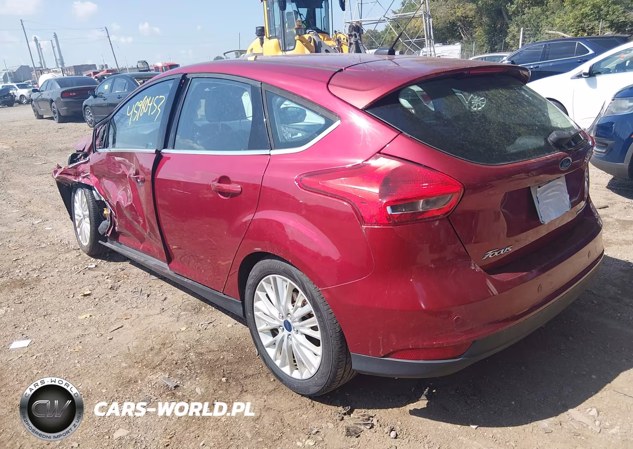 2016 Ford Focus Titanium VIN:1FADP3N24GL225917 - 3