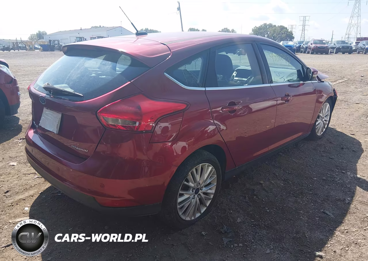 2016 Ford Focus Titanium VIN:1FADP3N24GL225917 - 4