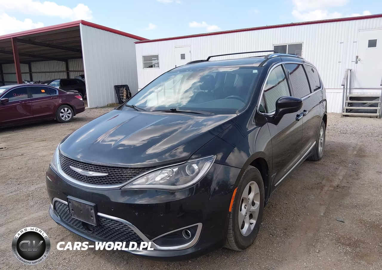 2017 Chrysler Pacifica Touring-L Plus VIN:2C4RC1EG9HR757426 - 2