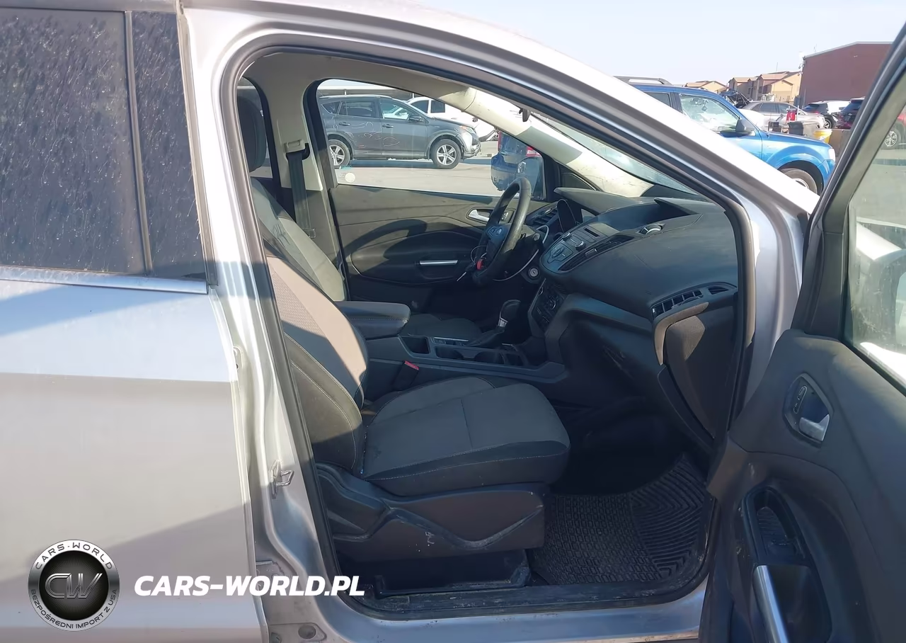 2017 Ford Escape Se VIN:1FMCU0GD7HUA13743 - 5