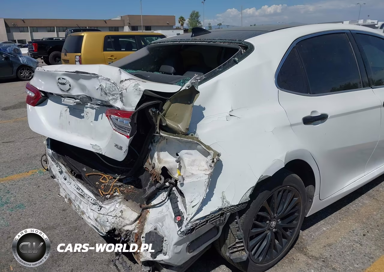 2019 Toyota Camry Xle VIN:4T1B11HK1KU792135 - 18