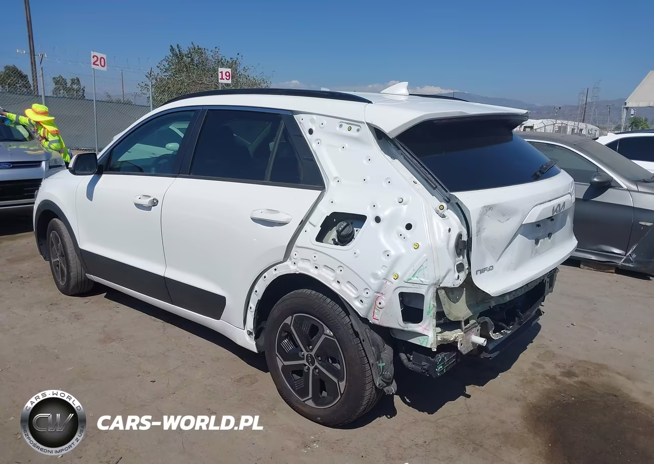 2024 Kia Niro Lx VIN:KNDCP3LE9R5144812 - 3