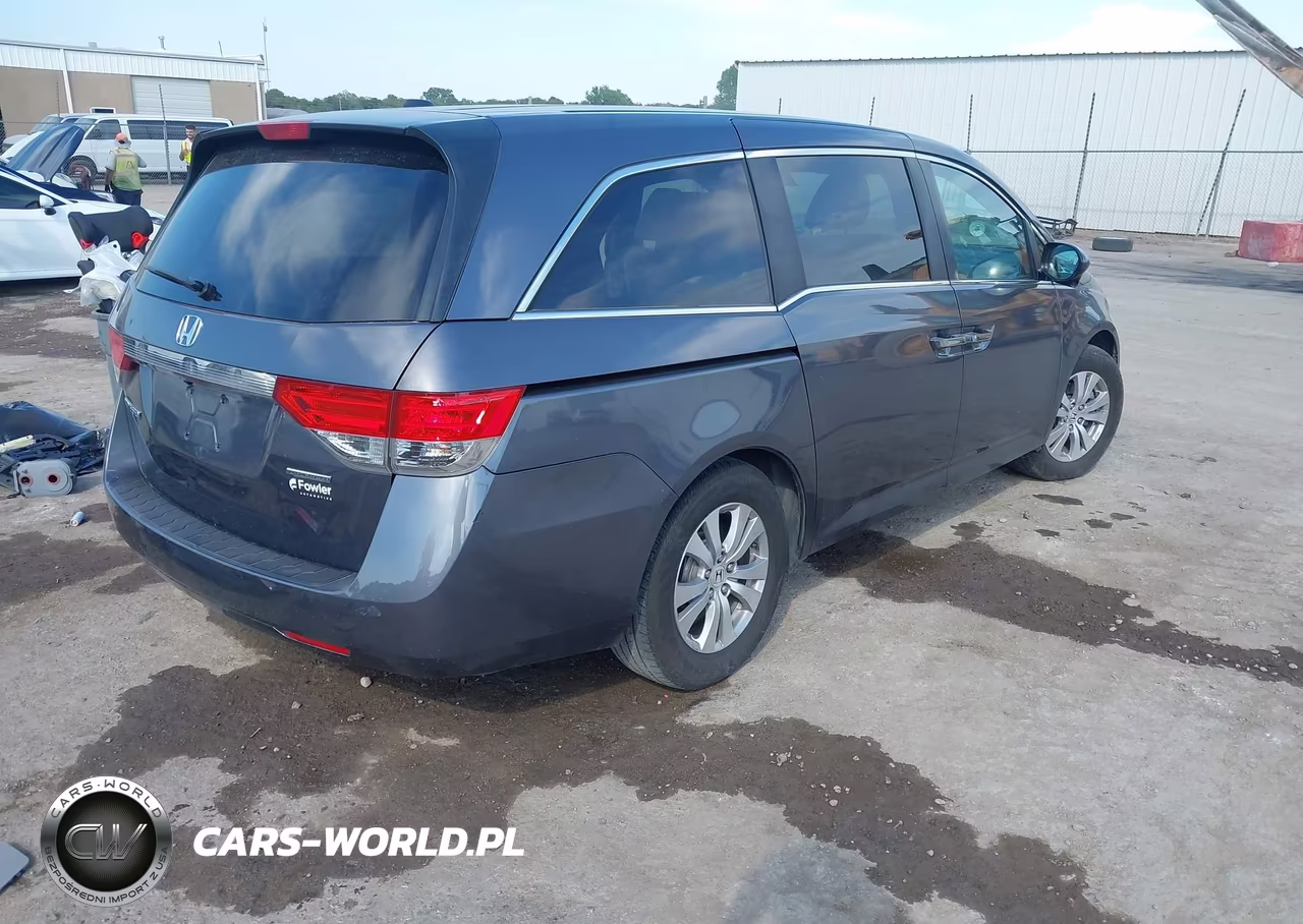 2016 Honda Odyssey Se VIN:5FNRL5H34GB116484 - 4