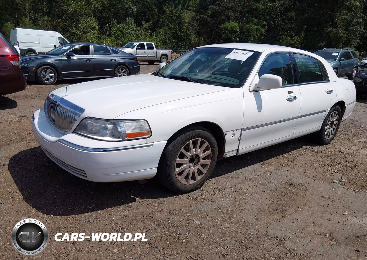 2007 Lincoln Town Car Signature VIN:1LNHM81W77Y628833 - 2