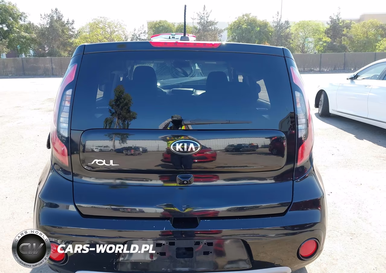 2019 Kia Soul + VIN:KNDJP3A5XK7642036 - 17