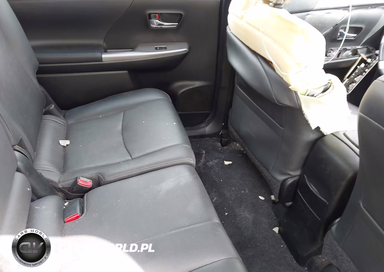 2016 Toyota Prius V Four VIN:JTDZN3EU3GJ048716 - 8