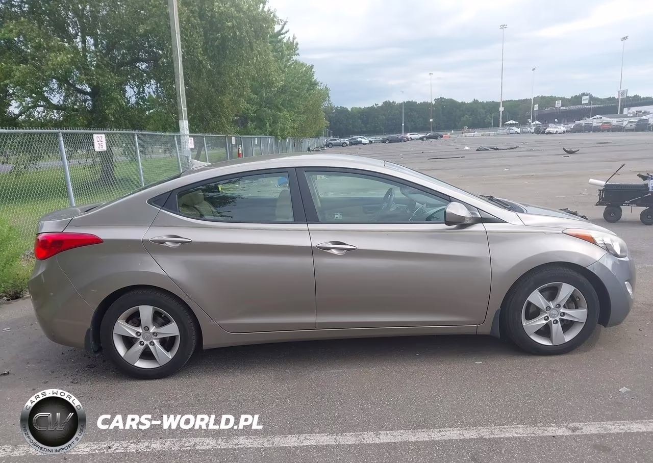 2013 Hyundai Elantra Gls VIN:5NPDH4AE8DH326083 - 13