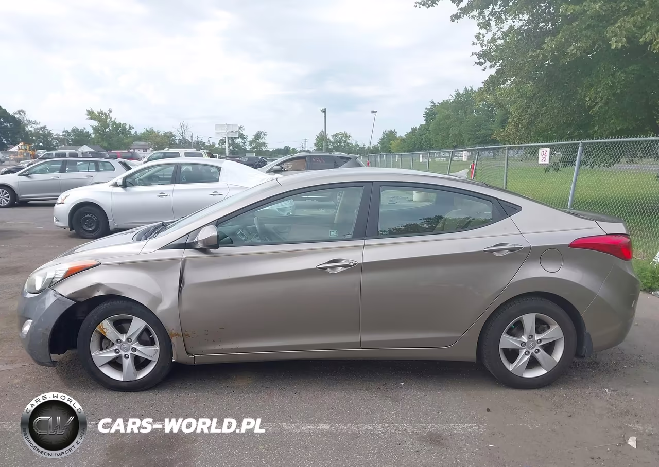 2013 Hyundai Elantra Gls VIN:5NPDH4AE8DH326083 - 14