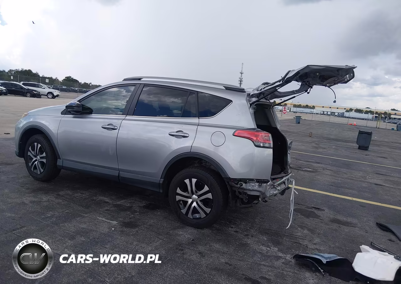 2018 Toyota Rav4 Le VIN:2T3ZFREV9JW488408 - 3