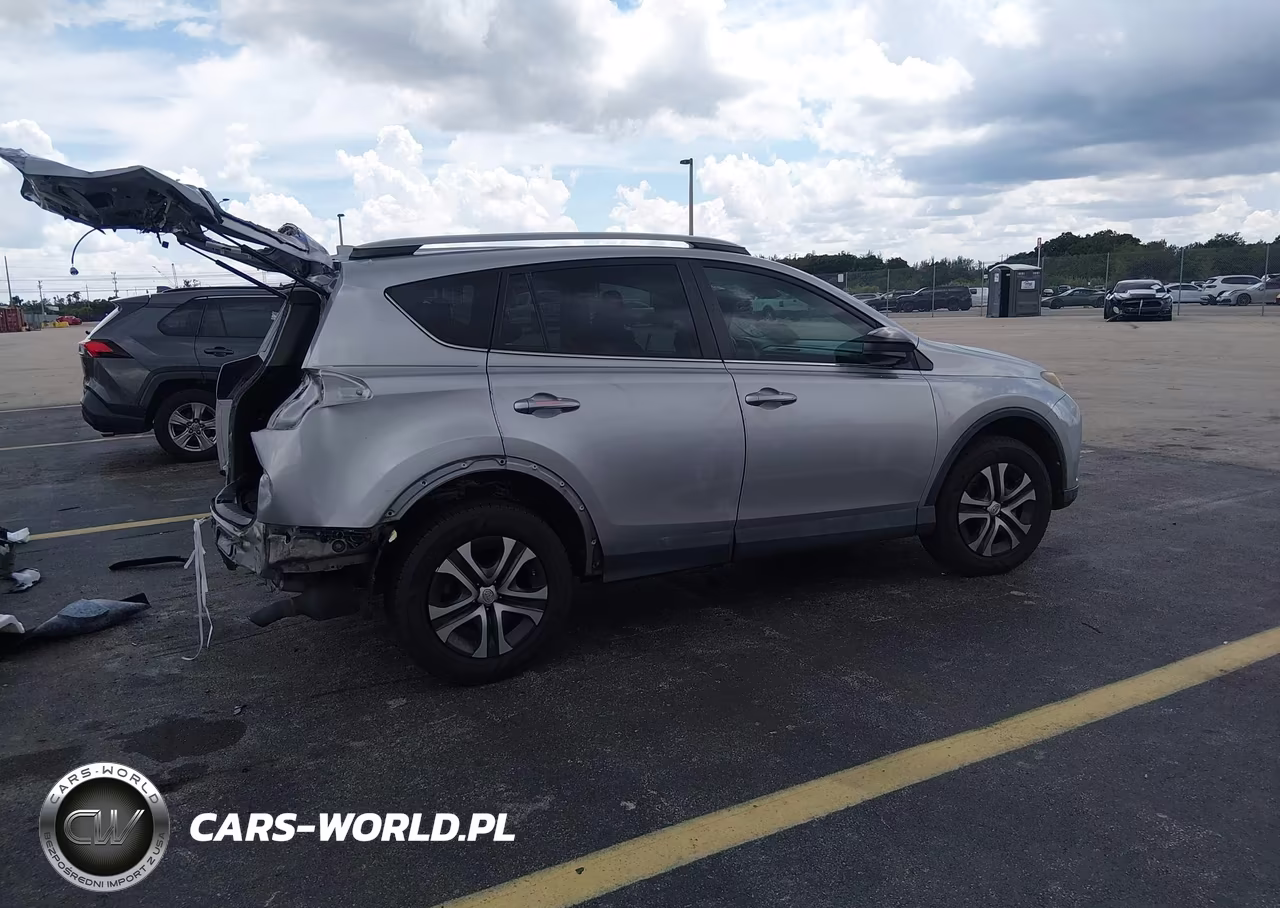2018 Toyota Rav4 Le VIN:2T3ZFREV9JW488408 - 4