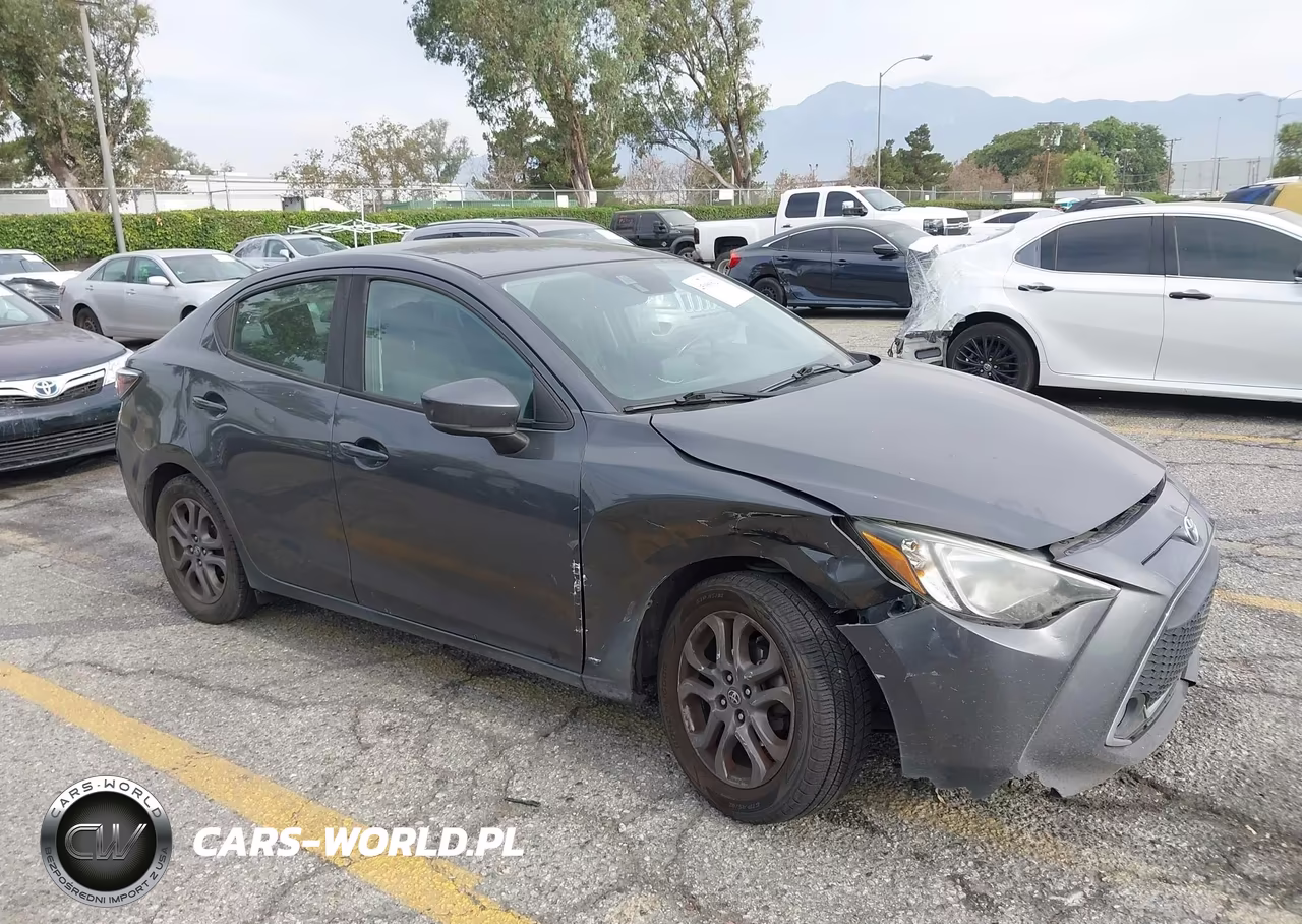2020 Toyota Yaris Le VIN:3MYDLBYVXLY707641 - 1