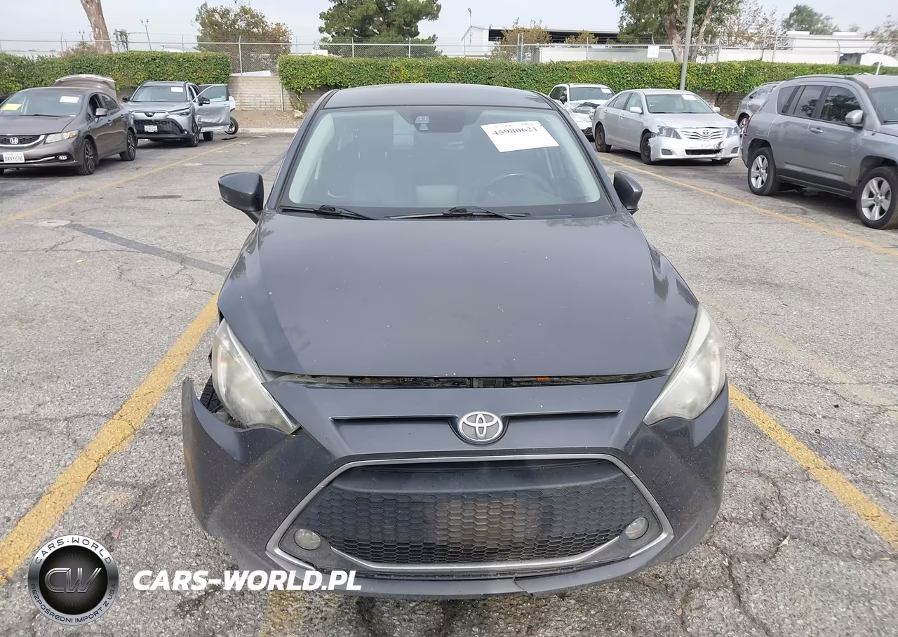 2020 Toyota Yaris Le VIN:3MYDLBYVXLY707641 - 13