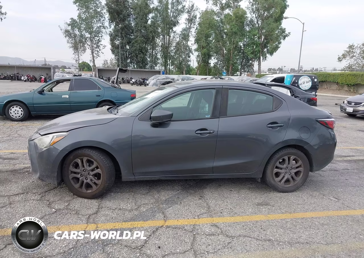 2020 Toyota Yaris Le VIN:3MYDLBYVXLY707641 - 15