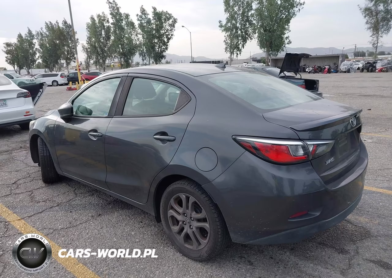 2020 Toyota Yaris Le VIN:3MYDLBYVXLY707641 - 3