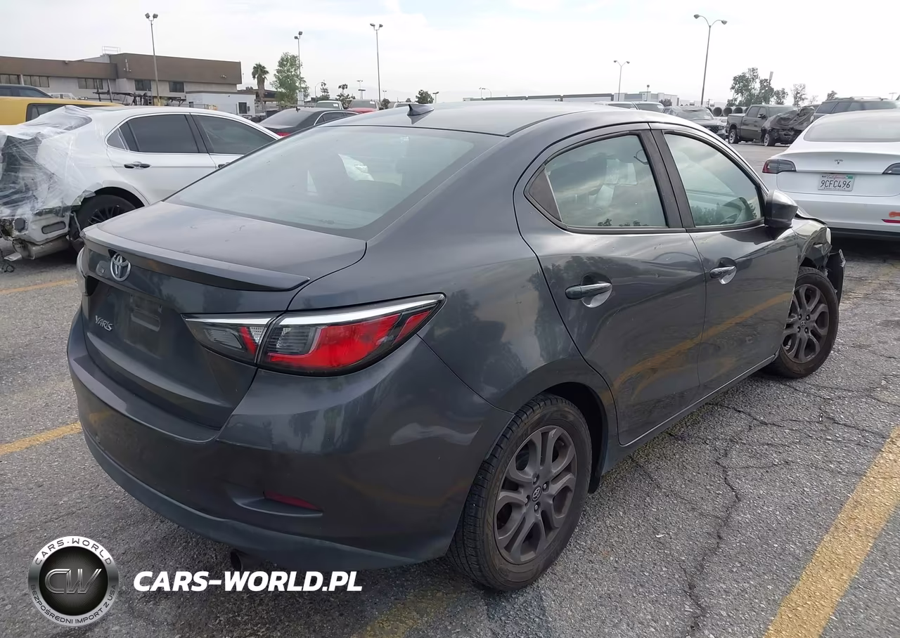 2020 Toyota Yaris Le VIN:3MYDLBYVXLY707641 - 4