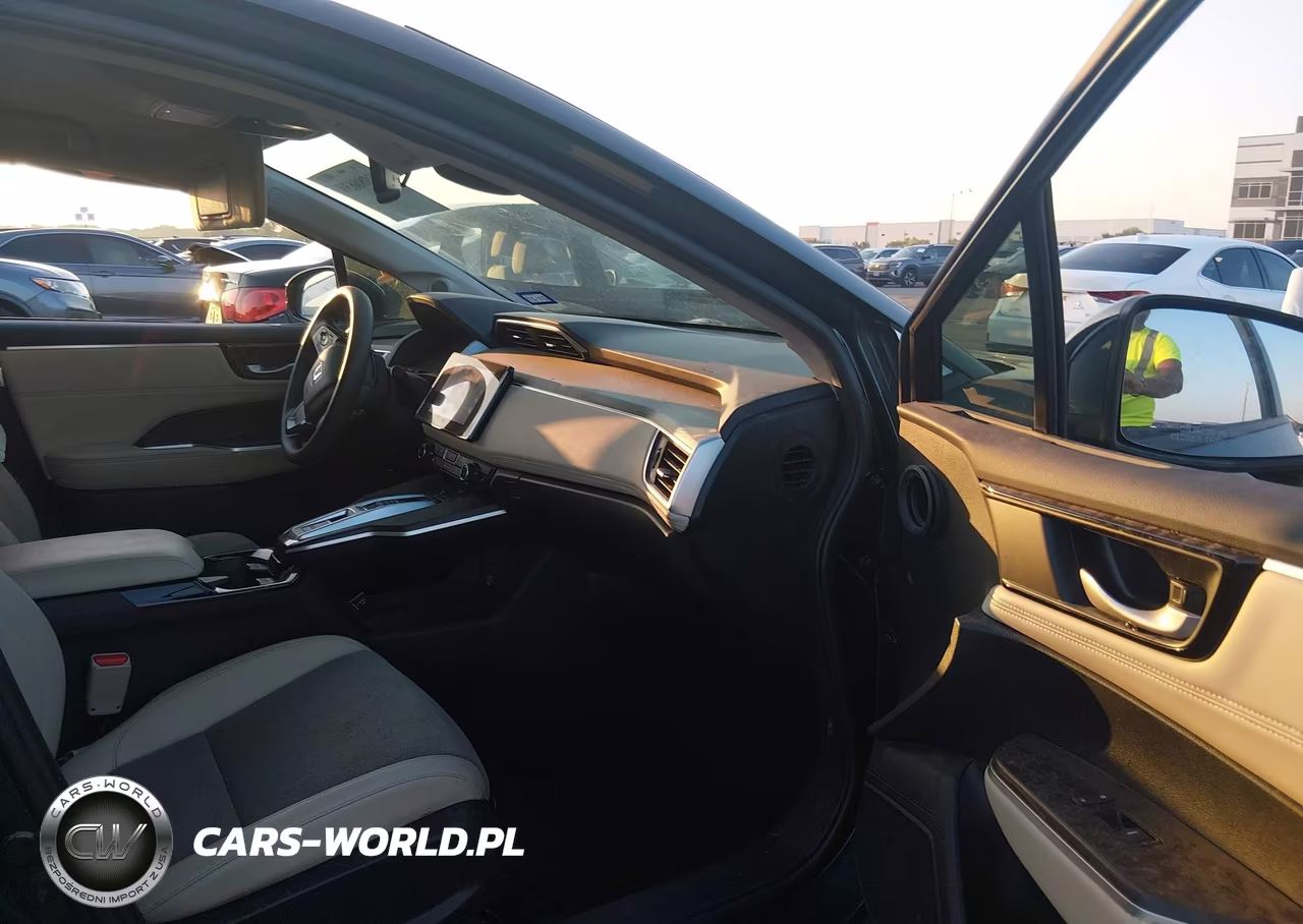 2018 Honda Clarity Plug-In Hybrid VIN:JHMZC5F15JC023123 - 5