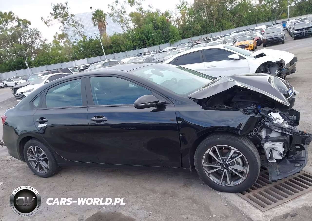 2023 Kia Forte Lxs VIN:3KPF24AD9PE578726 - 13
