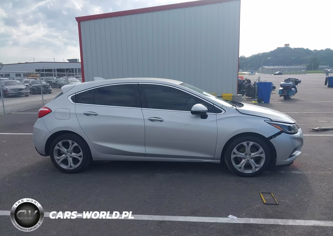 2018 Chevrolet Cruze Premier Auto VIN:3G1BF6SM2JS632141 - 13