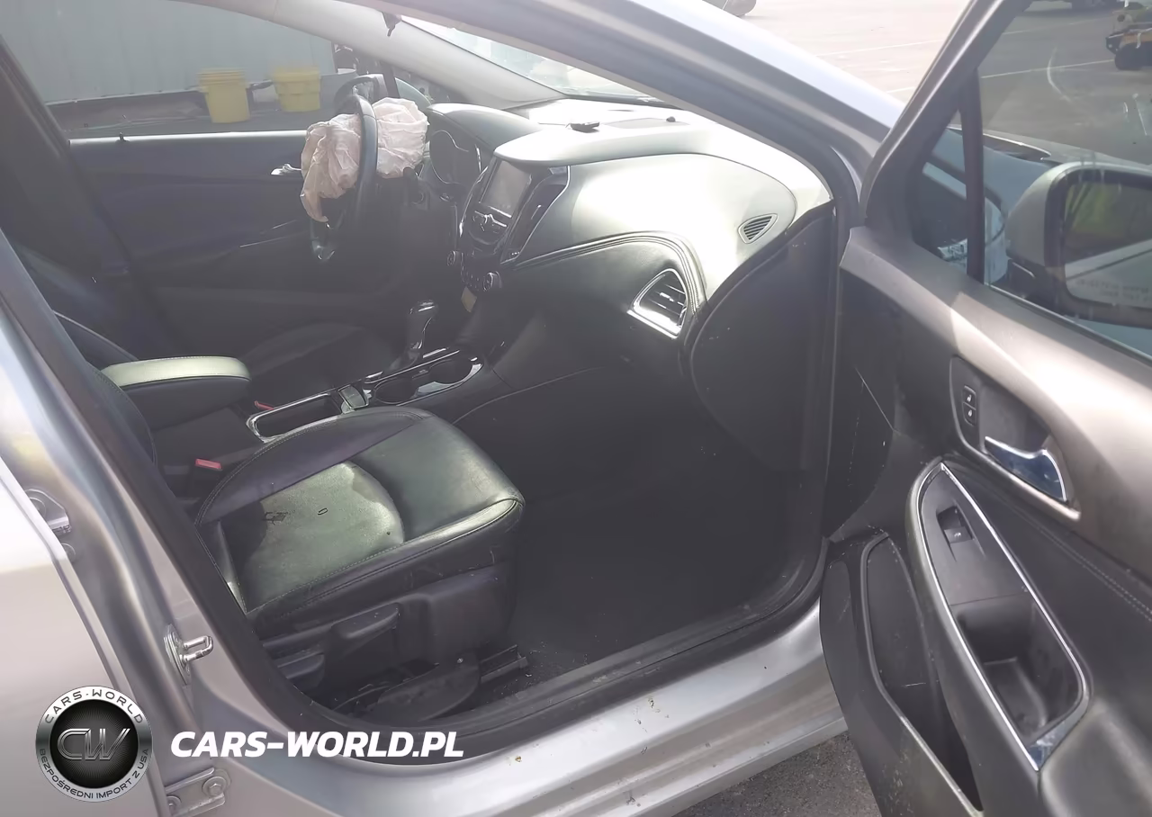 2018 Chevrolet Cruze Premier Auto VIN:3G1BF6SM2JS632141 - 5