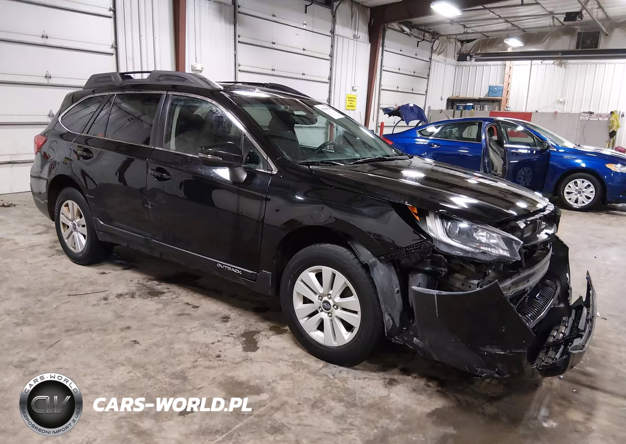 2018 Subaru Outback 2.5I Premium VIN:4S4BSAFCXJ3324370 - 1