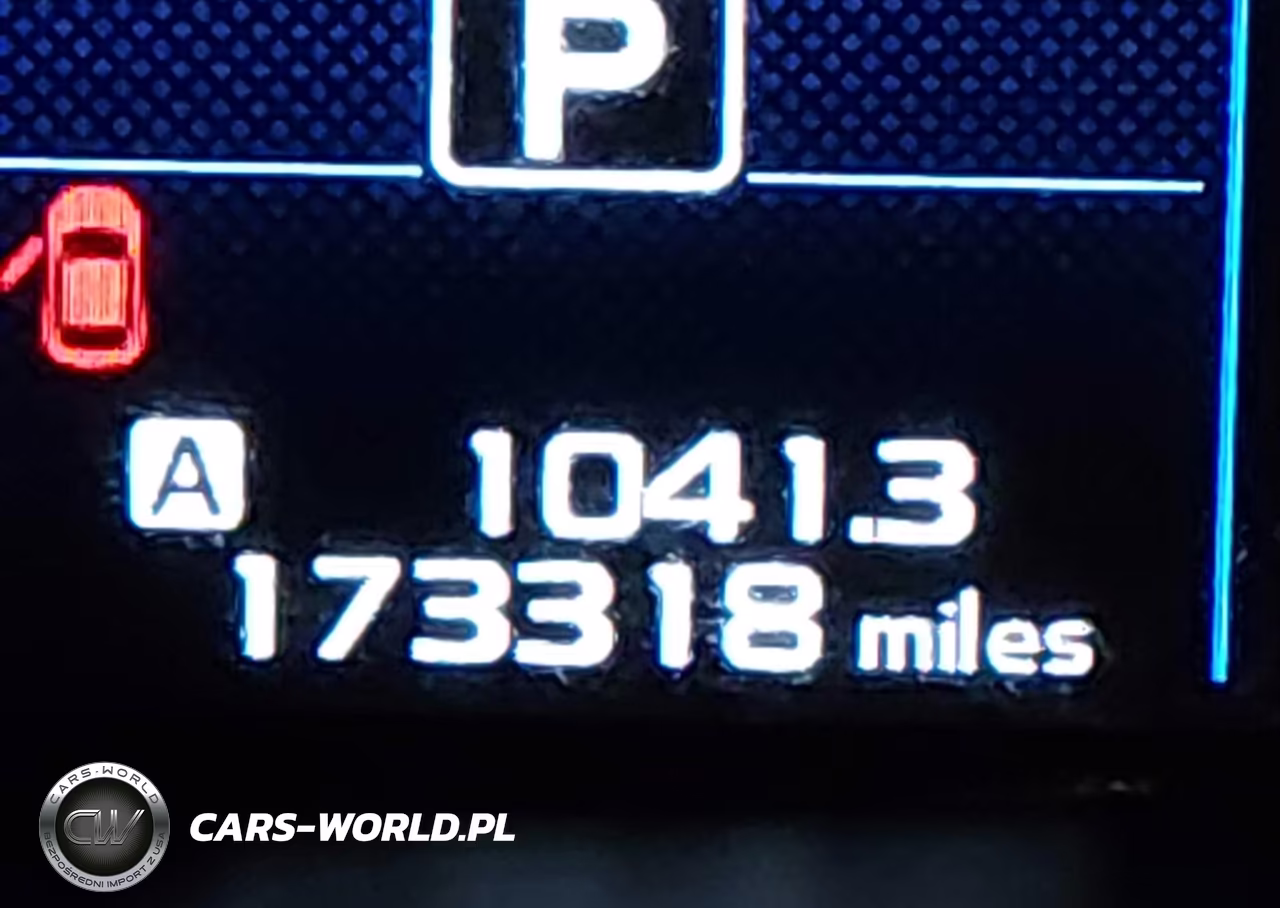 2018 Subaru Outback 2.5I Premium VIN:4S4BSAFCXJ3324370 - 16