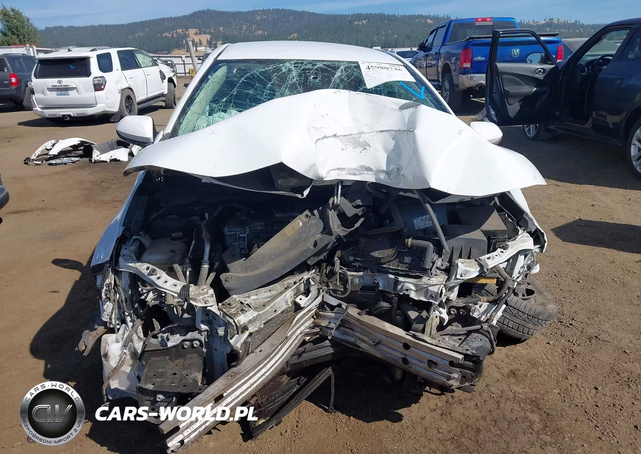 2020 Toyota Corolla L VIN:5YFDPRAE2LP013709 - 6