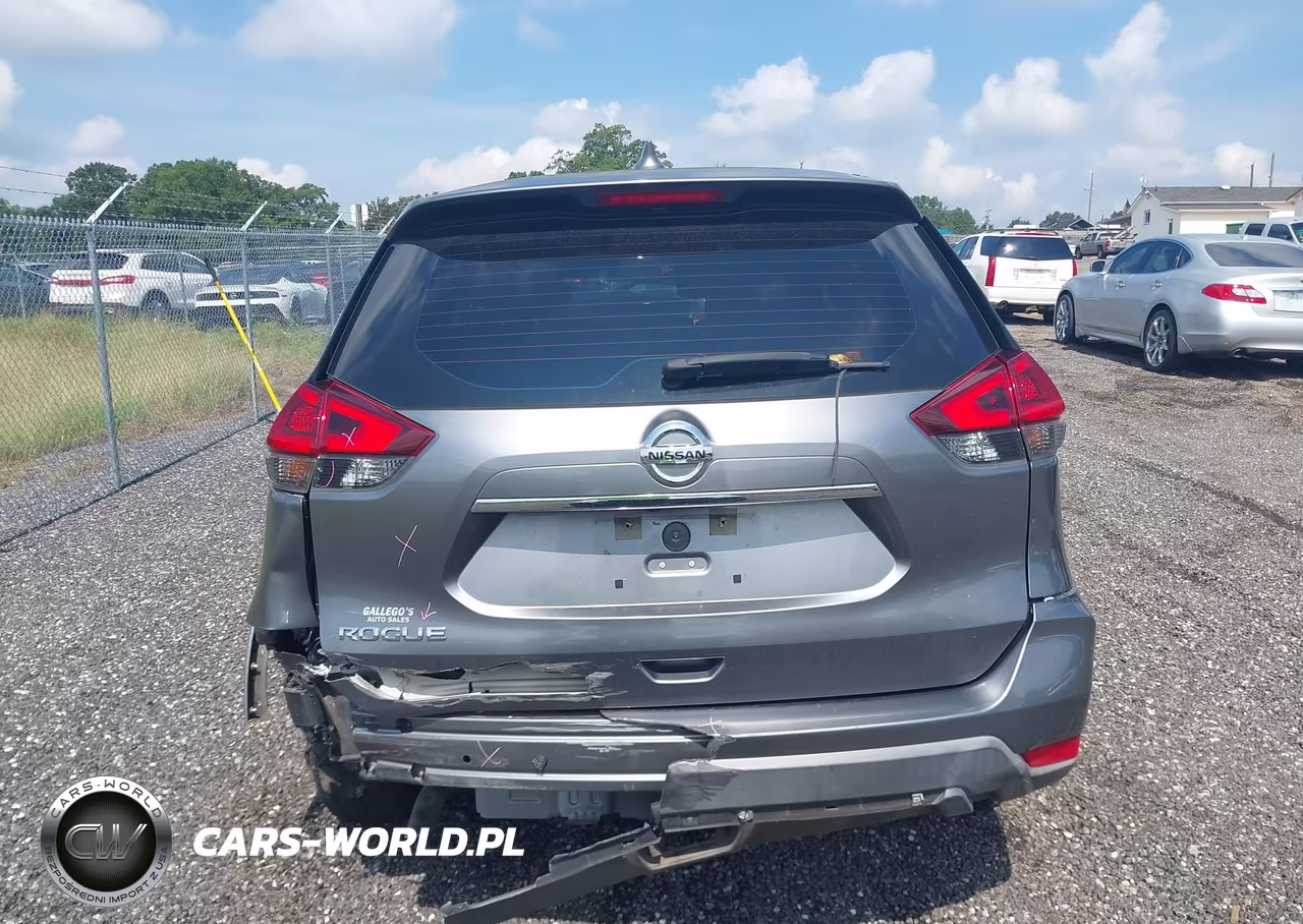 2018 Nissan Rogue S VIN:KNMAT2MTXJP528570 - 17