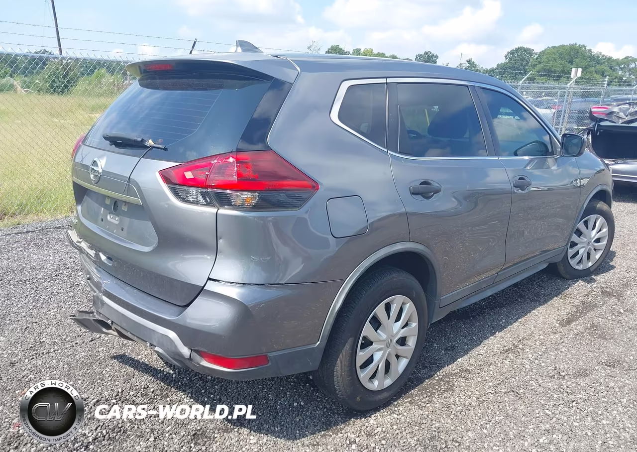 2018 Nissan Rogue S VIN:KNMAT2MTXJP528570 - 4