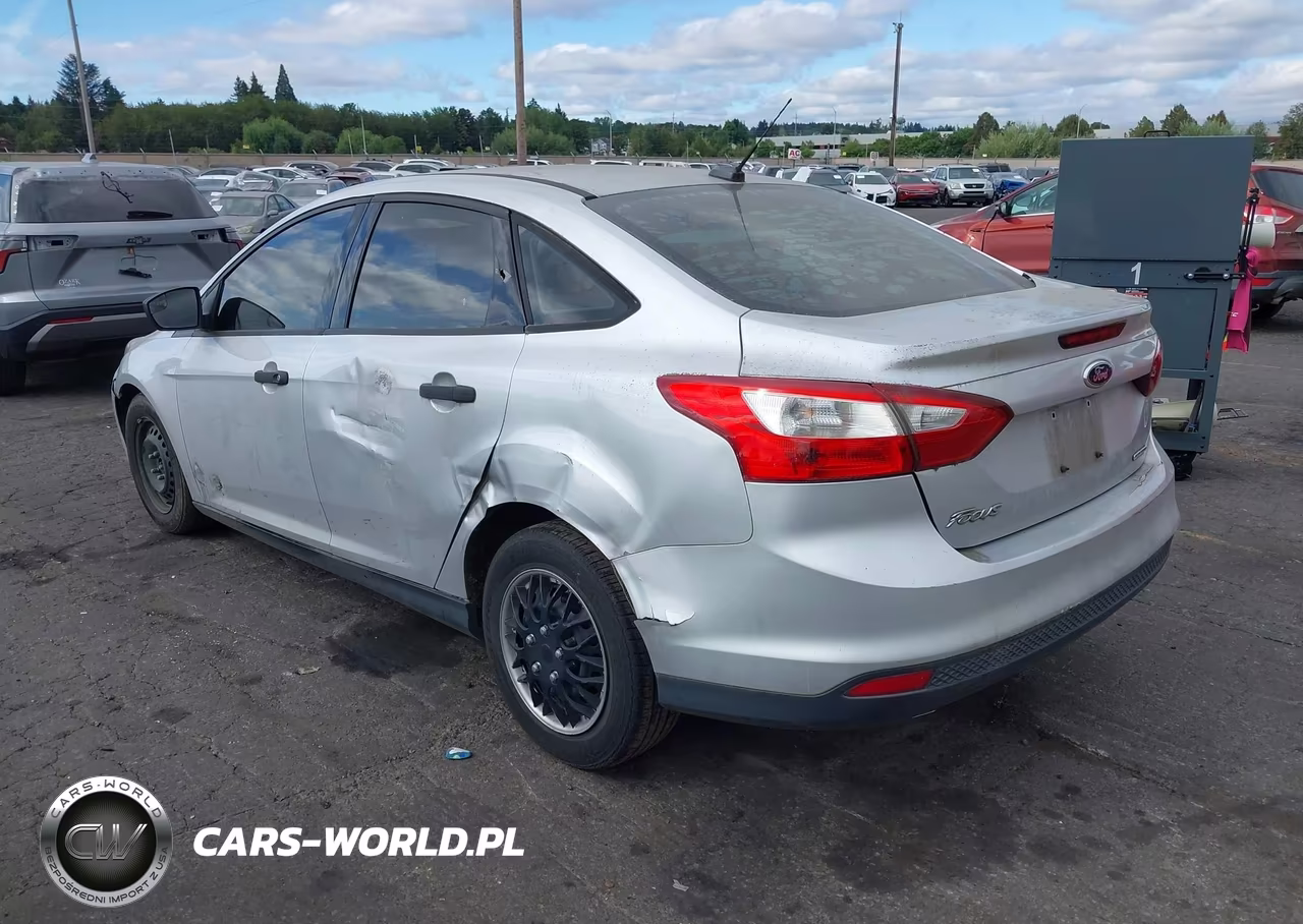 2013 Ford Focus S VIN:1FADP3E29DL118910 - 3