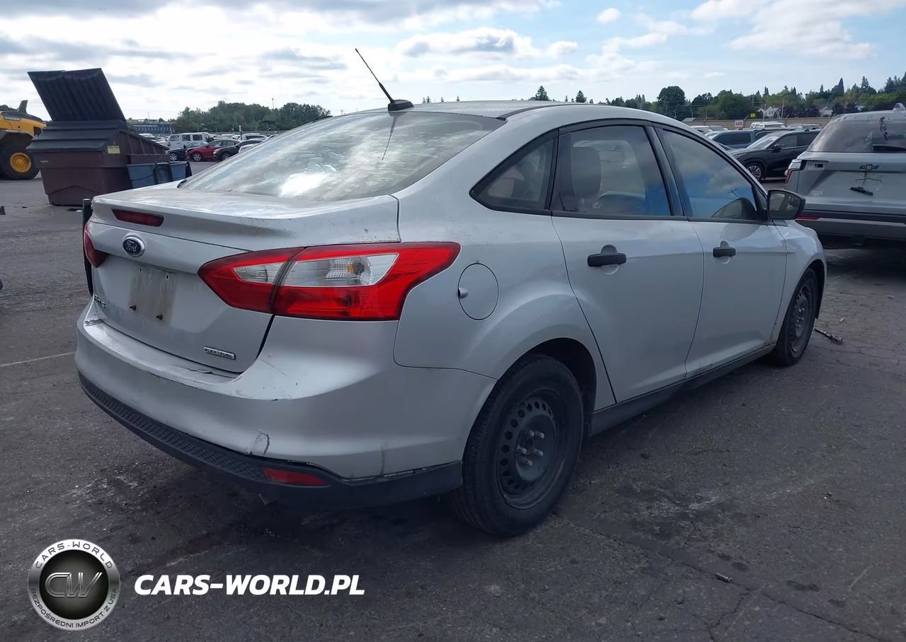 2013 Ford Focus S VIN:1FADP3E29DL118910 - 4