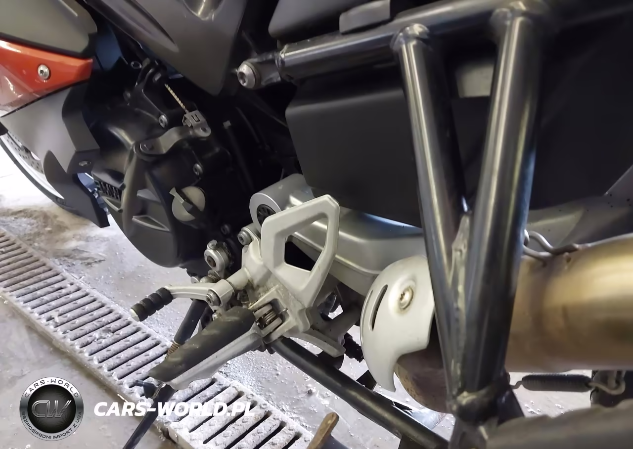 2013 BMW F800 Gt VIN:WB10B1308DZF86878 - 9