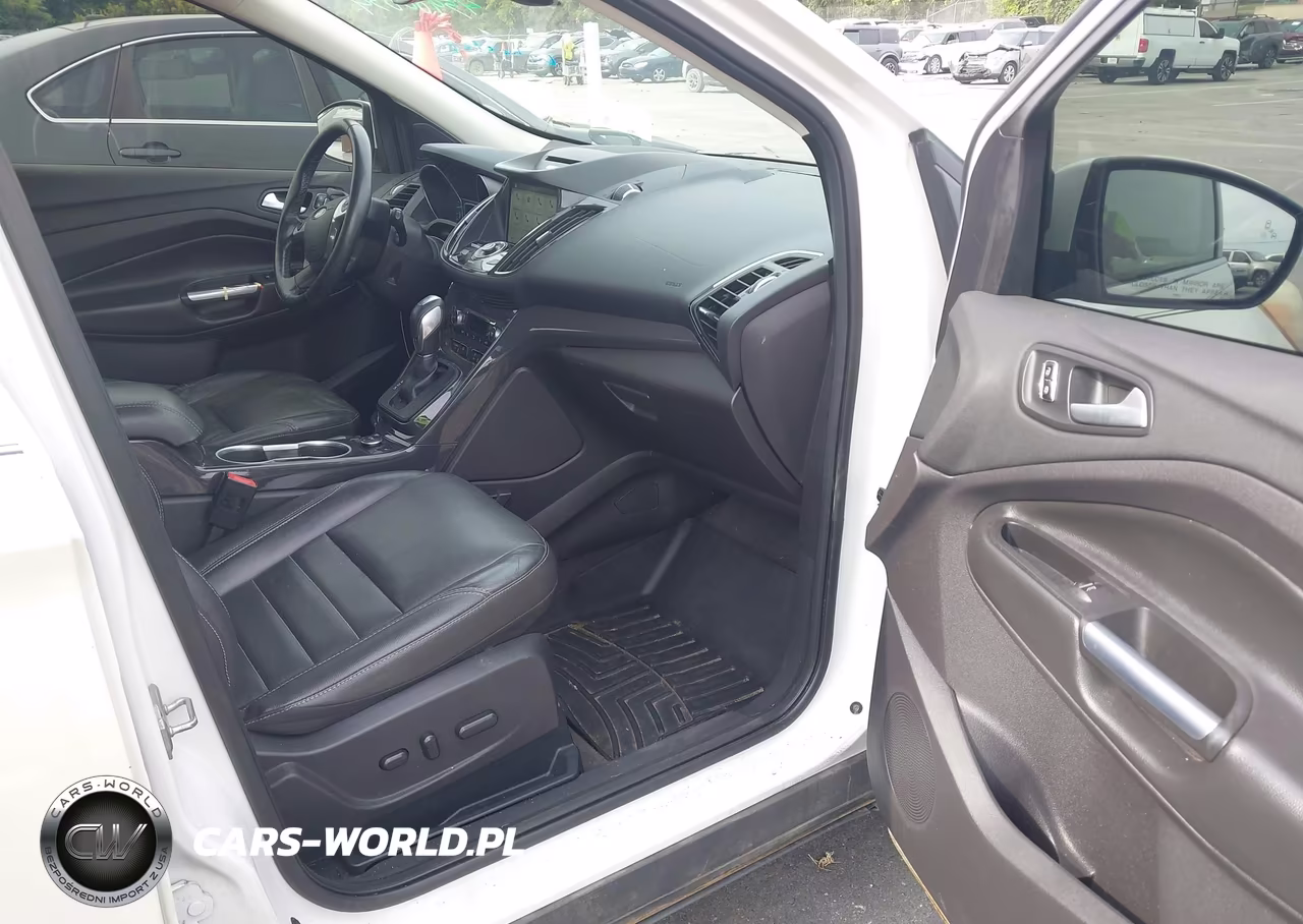 2016 Ford Escape Titanium VIN:1FMCU0JX0GUA51669 - 5
