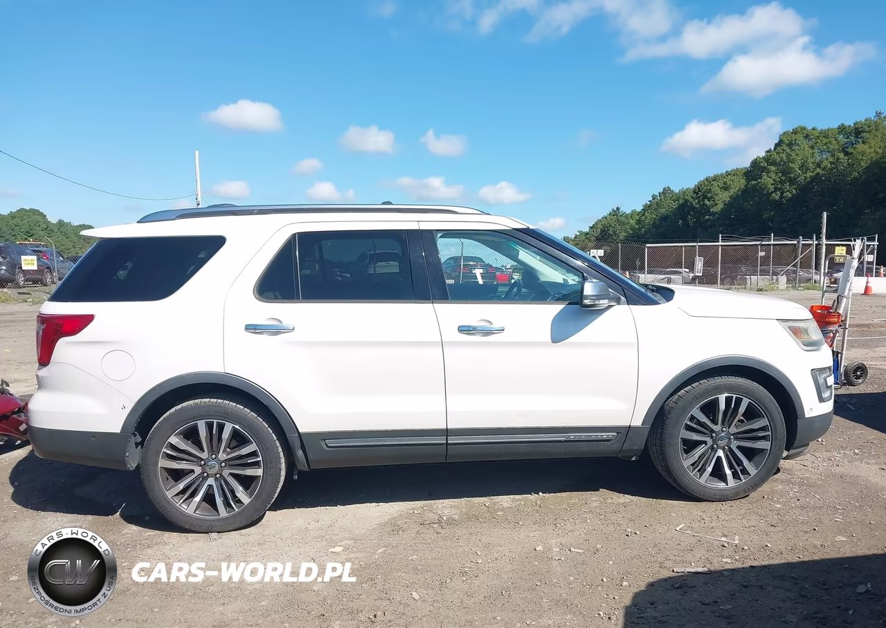 2016 Ford Explorer Platinum VIN:1FM5K8HT7GGB68518 - 13