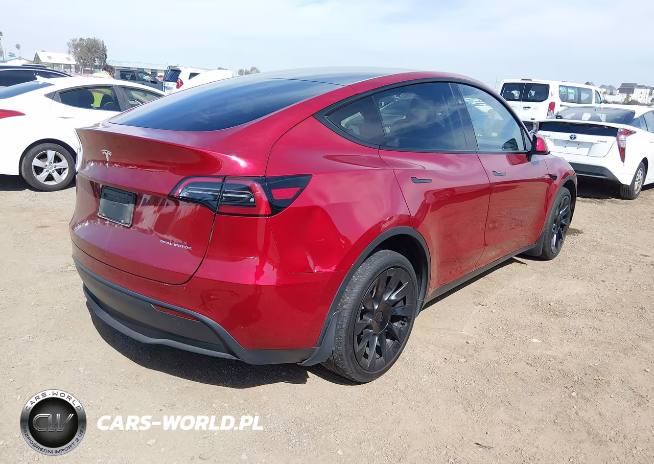 2024 Tesla Model Y Long Range Dual Motor All-Wheel Drive VIN:7SAYGDEE8RF081292 - 4