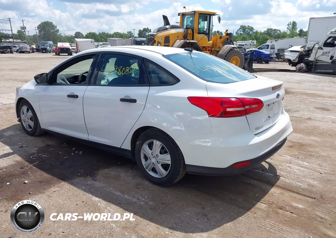 2016 Ford Focus S VIN:1FADP3E2XGL329750 - 3